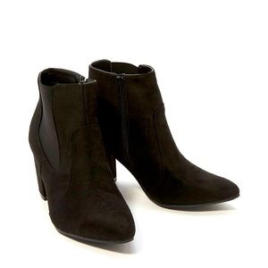 Pointed Toe Ankle Block Heel Bootie